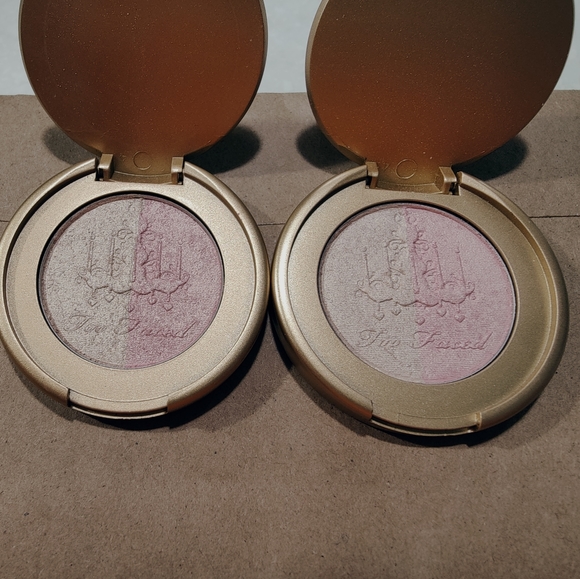 Two never used Too Faced highlight - Picture 2 of 3